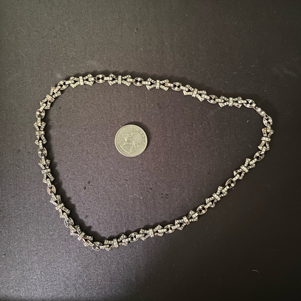 Short Silver/crystal necklace